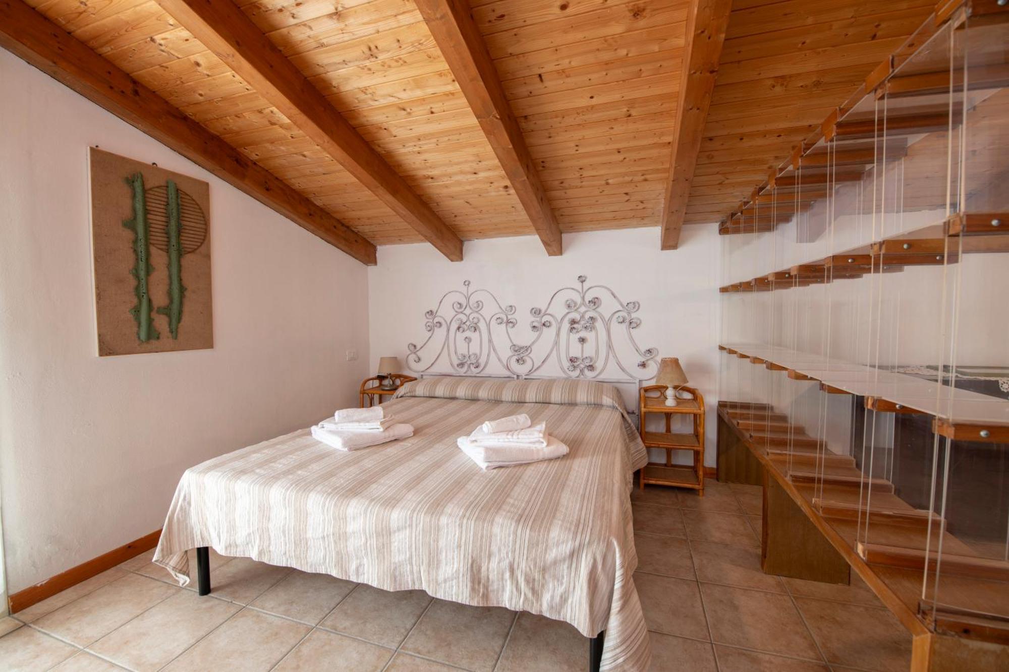 211 - Appartamento Acacia, Terrazza Giardino E Piscina Carro Eksteriør bilde