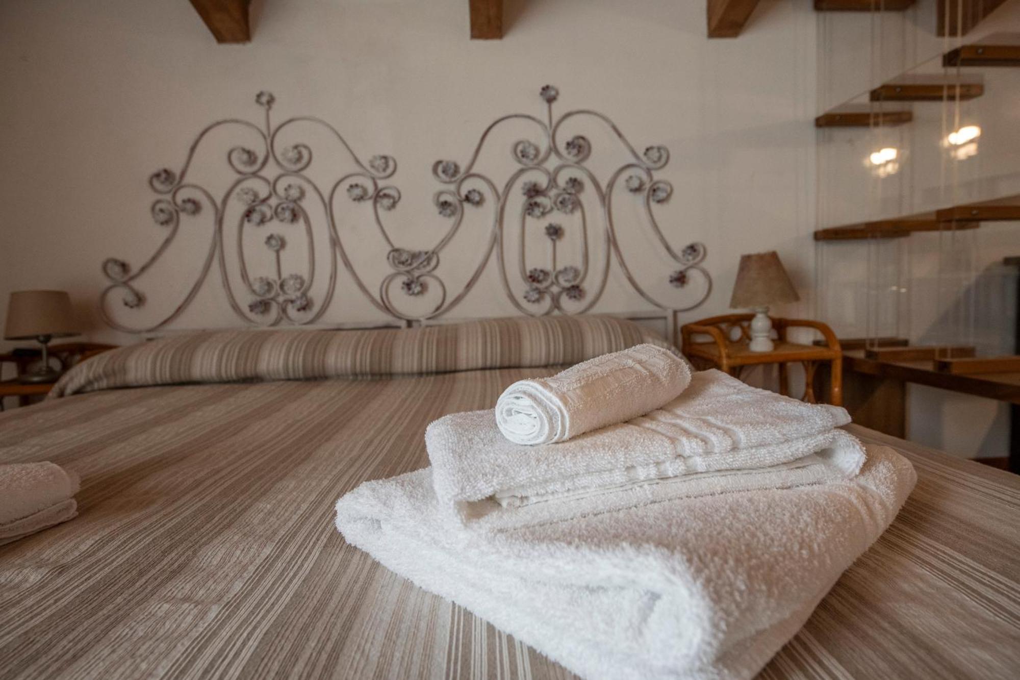211 - Appartamento Acacia, Terrazza Giardino E Piscina Carro Eksteriør bilde