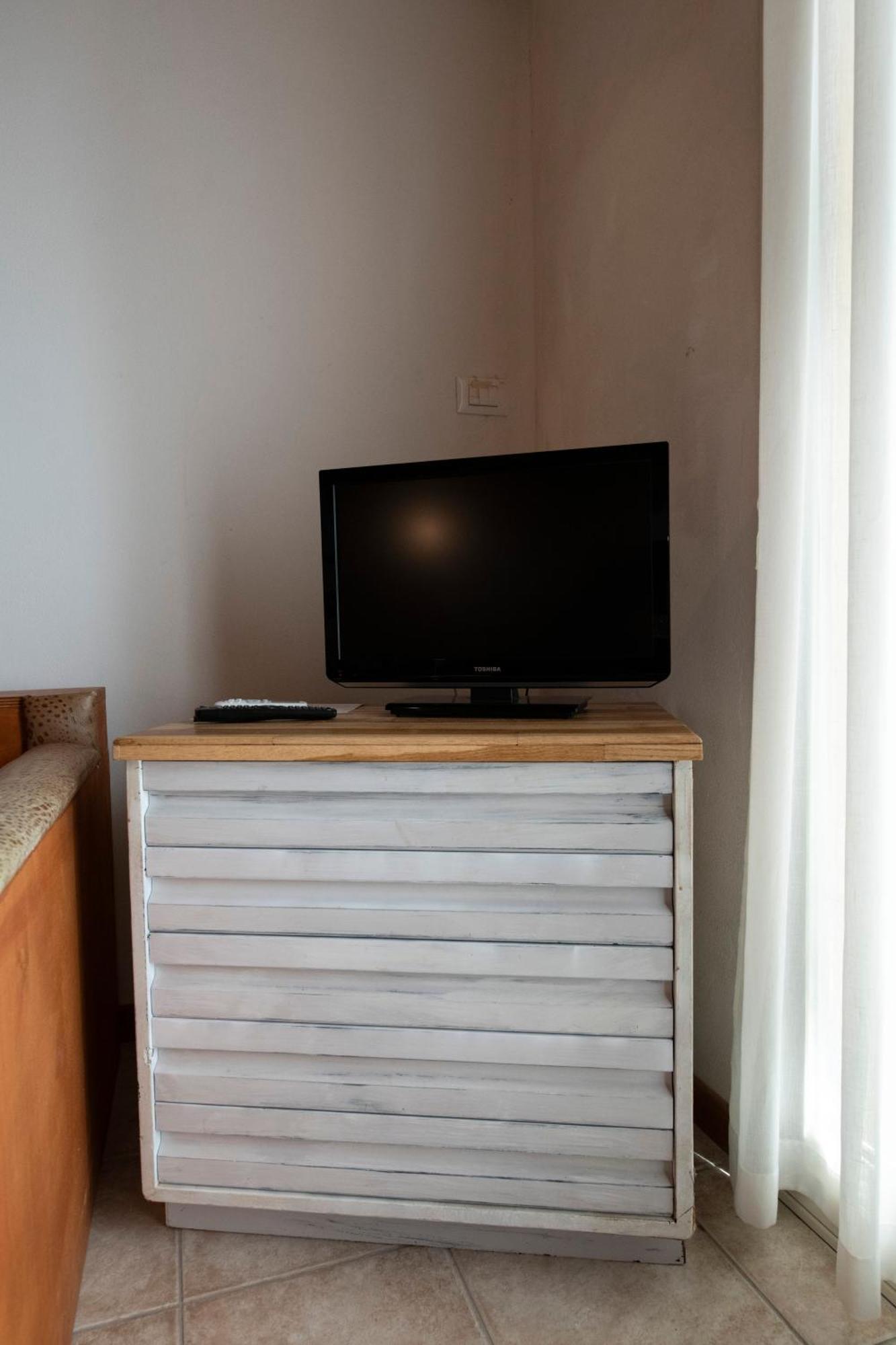 211 - Appartamento Acacia, Terrazza Giardino E Piscina Carro Eksteriør bilde